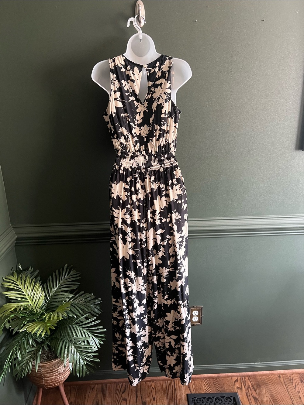 Sleeveless Black Floral Jumpsuit with Cream Print tall - Picture 3 of 7